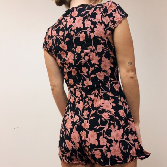 Pink and black floral romper - Picture 3 of 4